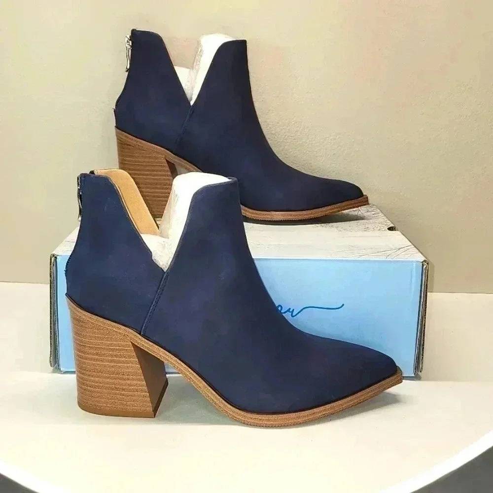 Women Cutout ankle boot pointed back zipper western boot new with box